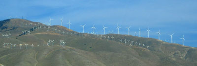Large and small wind generators on the Tehachapi Mountains
